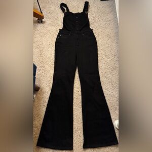 Black flare overalls. Judy Blue